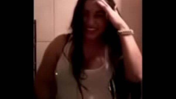 Mexicana en el baño